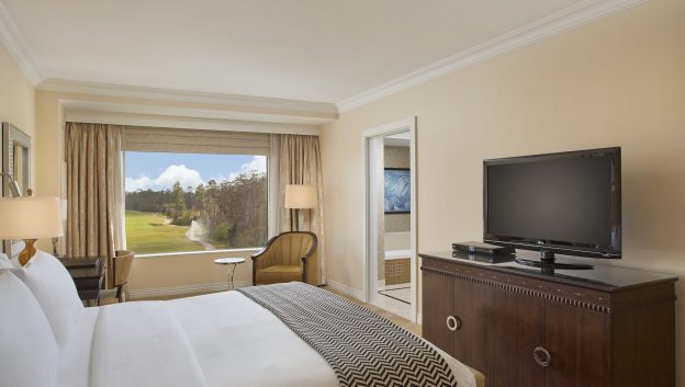 Governor's Suite king bed room