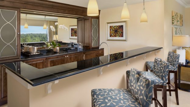 Waldorf Suite bar and living room