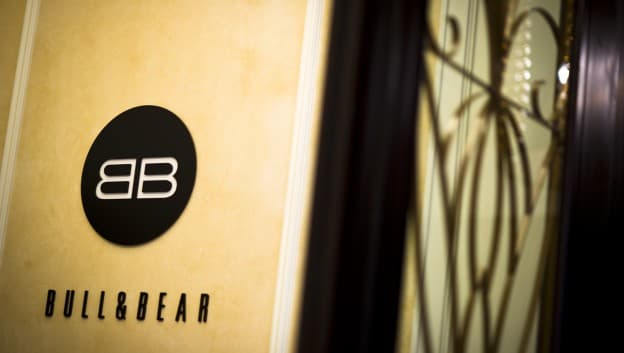 bull and bear entrance