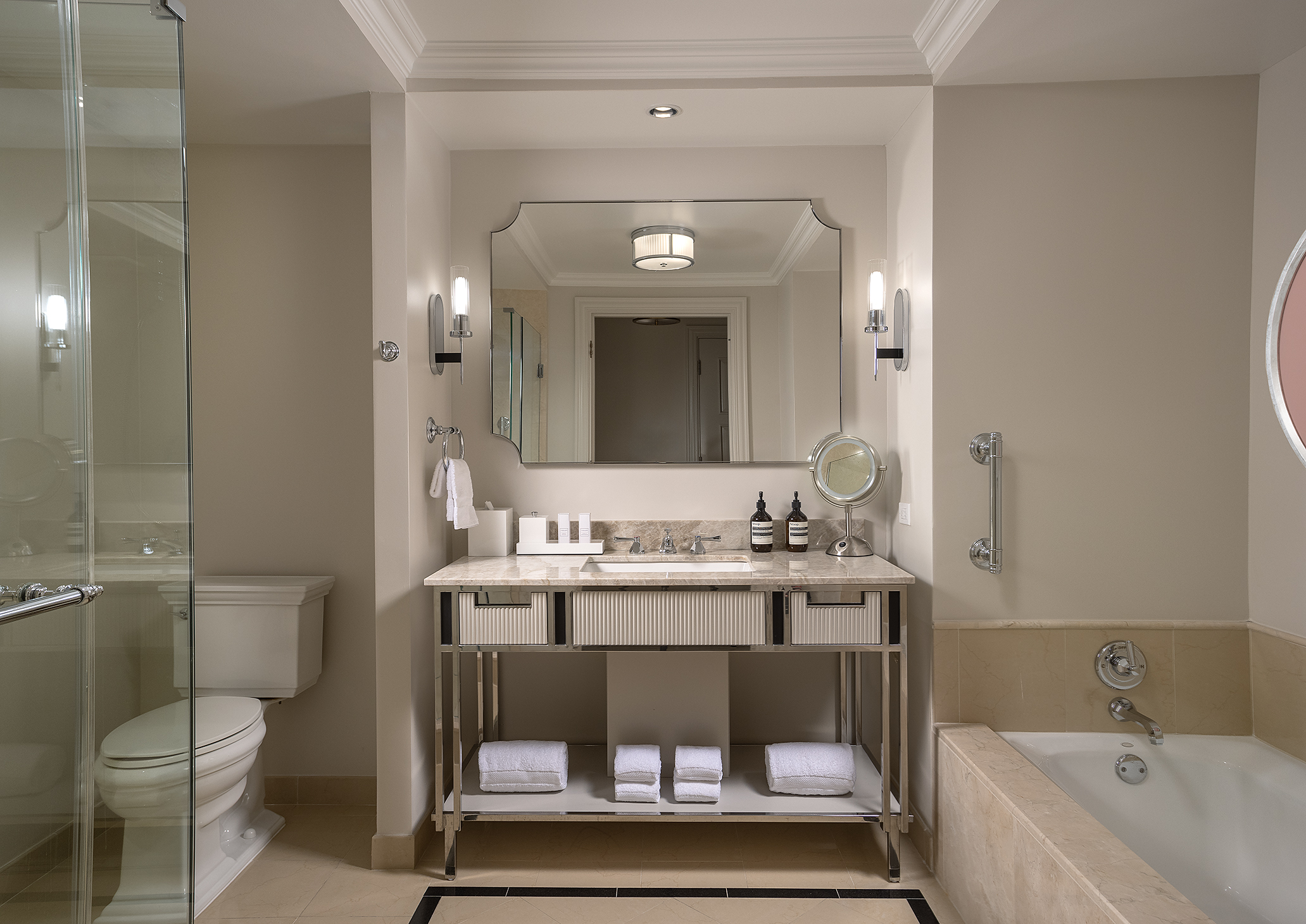 Deluxe High Floor Bathroom - Waldorf Astoria Orlando 