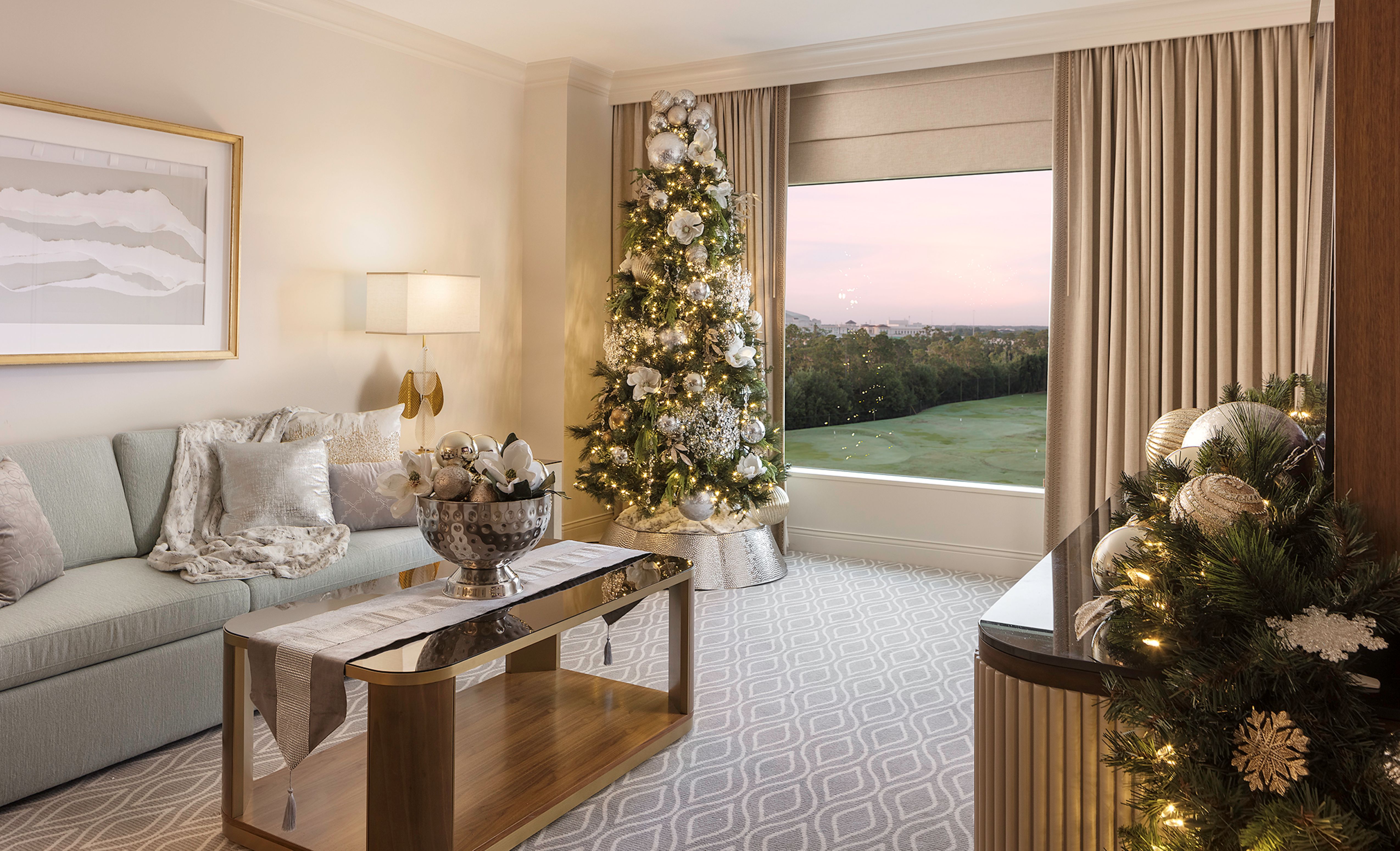 Holiday themed suite